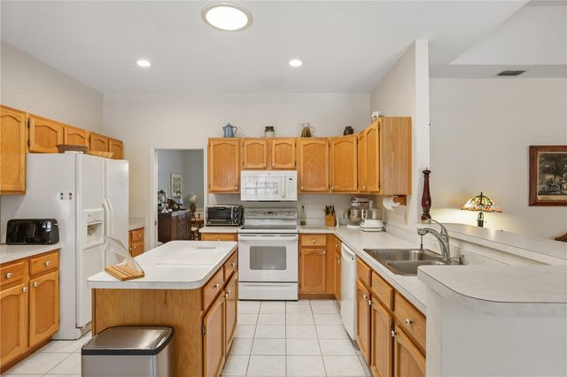 5410 RUSTIC PINE COURT, Orlando, FL 32819