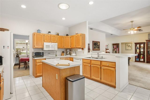 5410 RUSTIC PINE COURT, Orlando, FL 32819