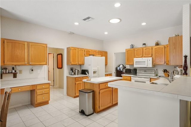 5410 RUSTIC PINE COURT, Orlando, FL 32819