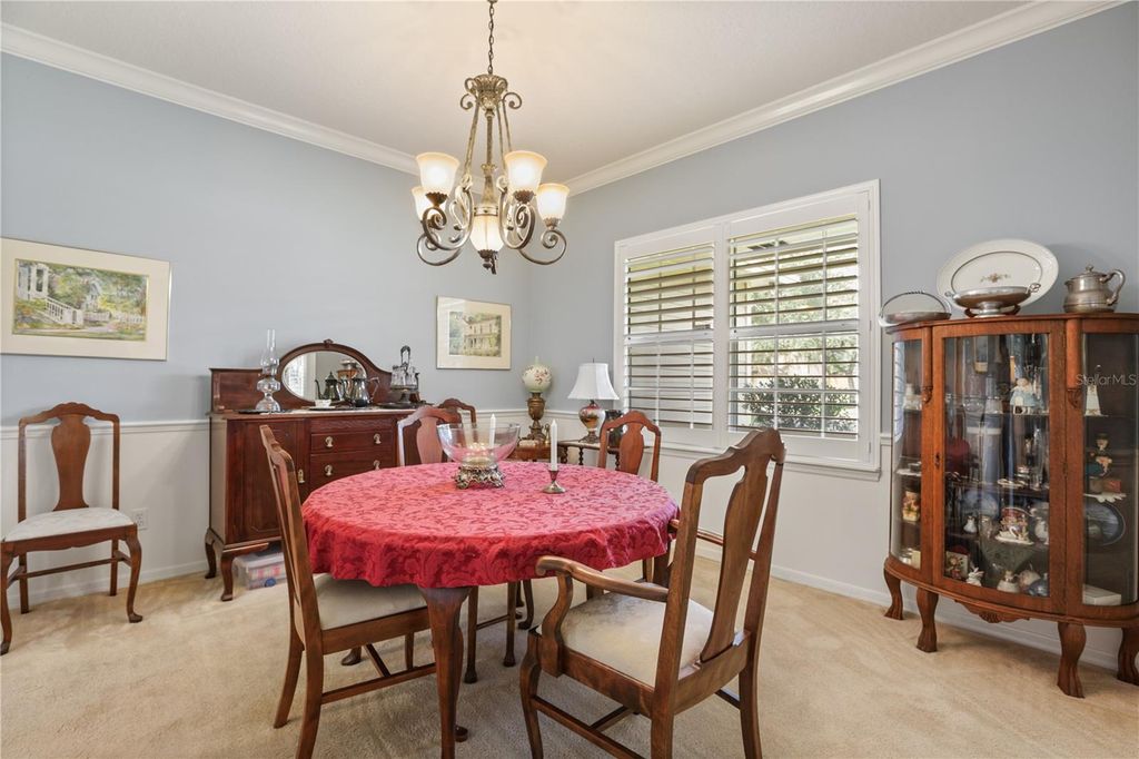 Image 11 of property listing at 5410 RUSTIC PINE COURT, Orlando, FL 32819