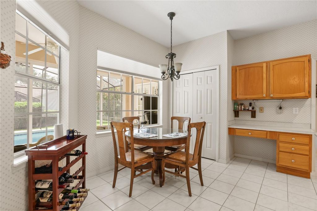 Image 13 of property listing at 5410 RUSTIC PINE COURT, Orlando, FL 32819