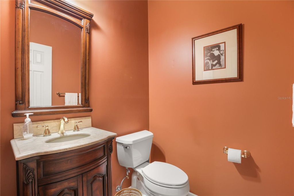 Image 20 of property listing at 5410 RUSTIC PINE COURT, Orlando, FL 32819
