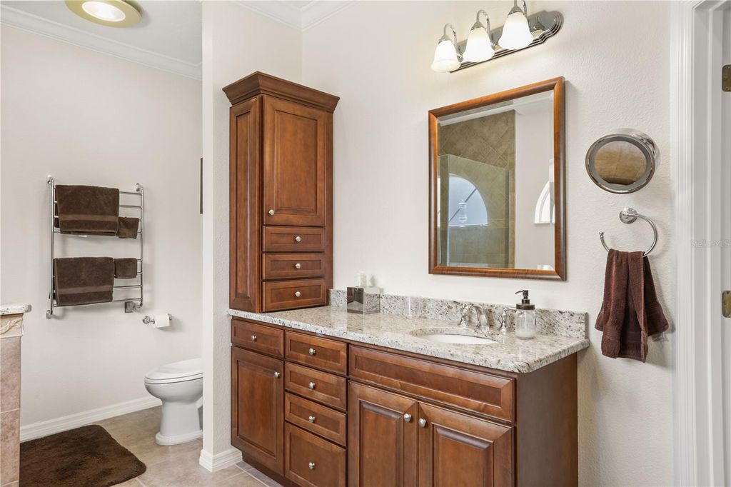 Image 26 of property listing at 5410 RUSTIC PINE COURT, Orlando, FL 32819