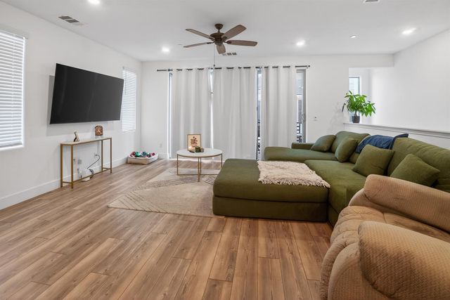 10970 N Honeysuckle Drive, Fresno, CA 93730