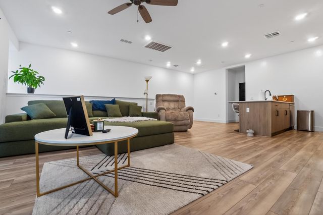 10970 N Honeysuckle Drive, Fresno, CA 93730