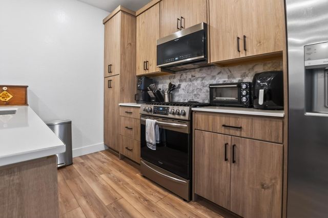 10970 N Honeysuckle Drive, Fresno, CA 93730