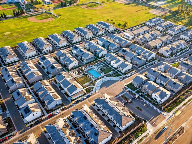10970 N Honeysuckle Drive, Fresno, CA 93730