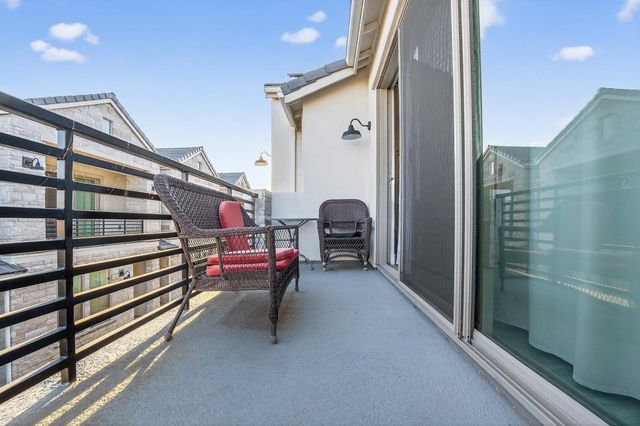 10970 N Honeysuckle Drive, Fresno, CA 93730