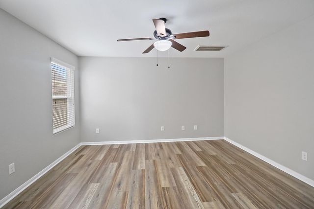 15607 Sheldon Ridge Way, Houston, TX 77044