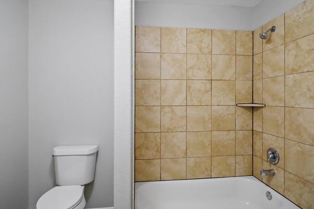 15607 Sheldon Ridge Way, Houston, TX 77044