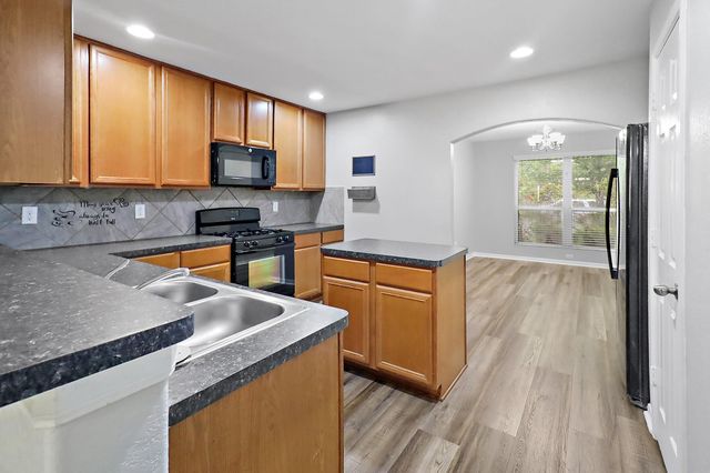 15607 Sheldon Ridge Way, Houston, TX 77044