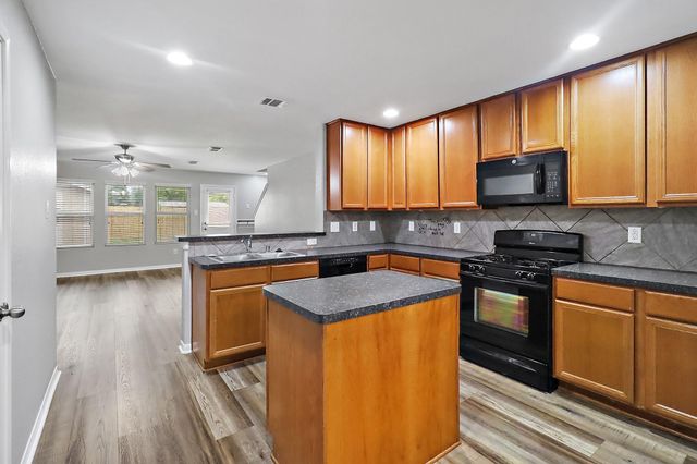 15607 Sheldon Ridge Way, Houston, TX 77044