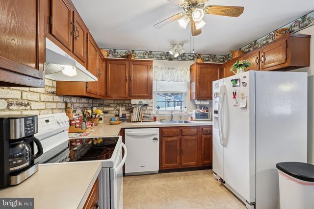 24 SAINT DAVIDS PL, Southampton, NJ 08088