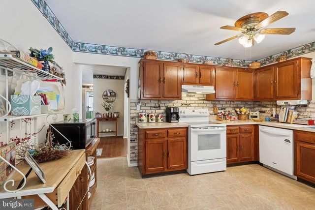 24 SAINT DAVIDS PL, Southampton, NJ 08088