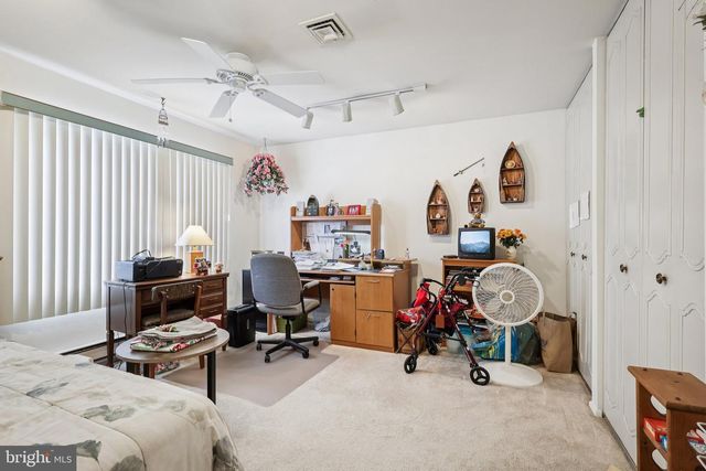 24 SAINT DAVIDS PL, Southampton, NJ 08088