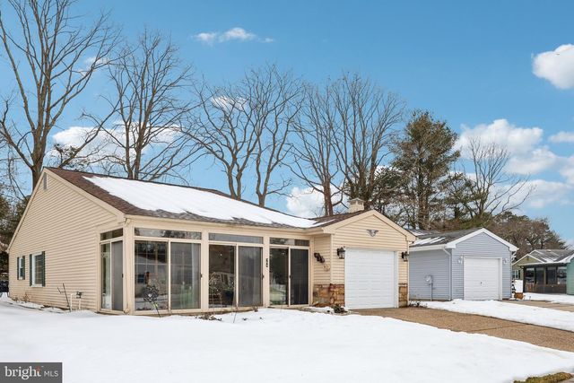 24 SAINT DAVIDS PL, Southampton, NJ 08088