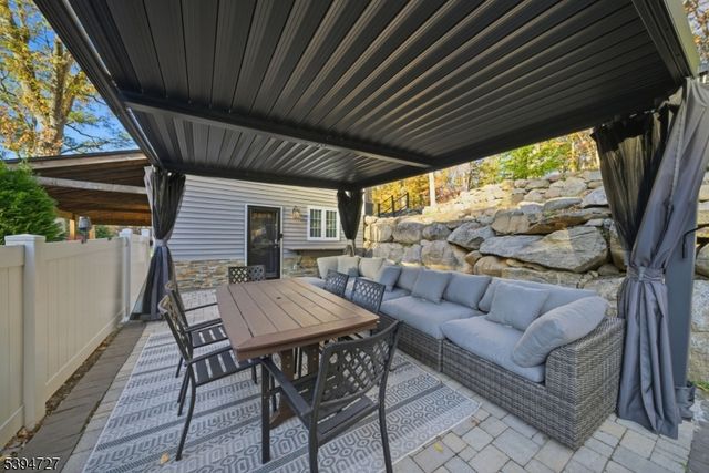 114 Townsend Rd, Wanaque Boro, NJ 07465