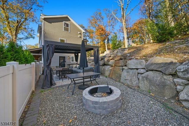 114 Townsend Rd, Wanaque Boro, NJ 07465