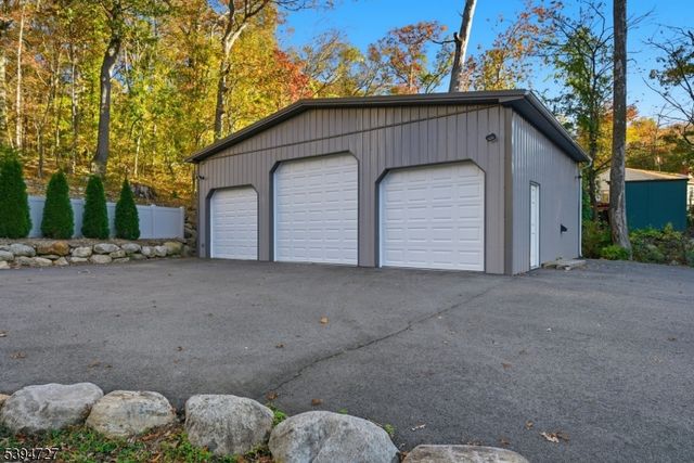 114 Townsend Rd, Wanaque Boro, NJ 07465