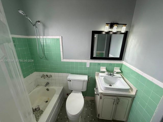 1154 W 35th St 213, Hialeah, FL 33012