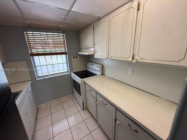1154 W 35th St 213, Hialeah, FL 33012
