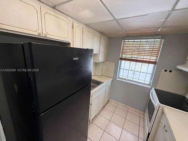 1154 W 35th St 213, Hialeah, FL 33012