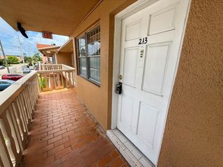 1154 W 35th St 213, Hialeah, FL 33012