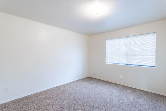 2517 Atrium Way, Redding, CA 96003