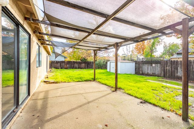 2517 Atrium Way, Redding, CA 96003