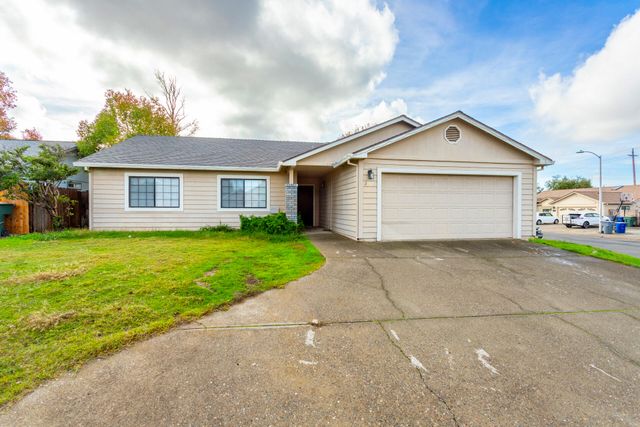 2517 Atrium Way, Redding, CA 96003