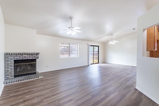 2517 Atrium Way, Redding, CA 96003