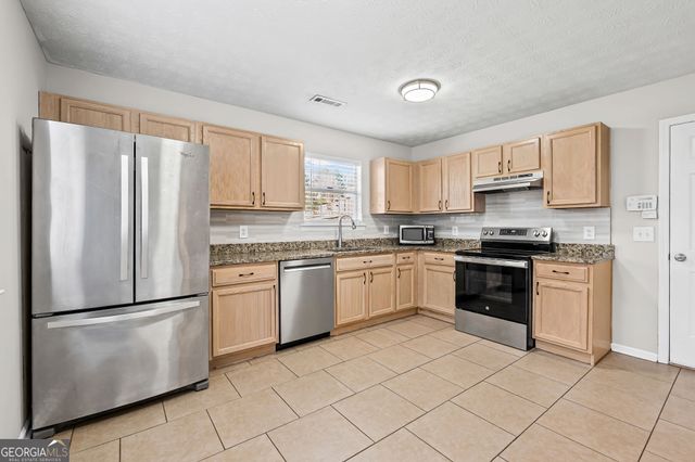 56 Pemberton Place, Sharpsburg, GA 30277