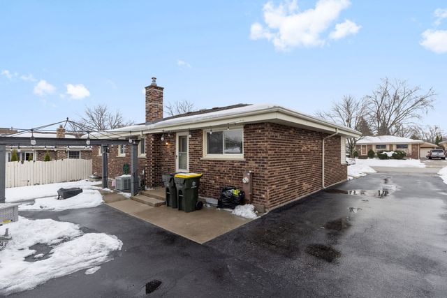 543 Victoria Lane, Wood Dale, IL 60191