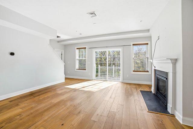 707 Southwood Ln 707, Clinton, MA 01510