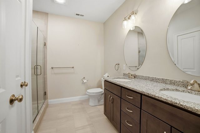 707 Southwood Ln 707, Clinton, MA 01510