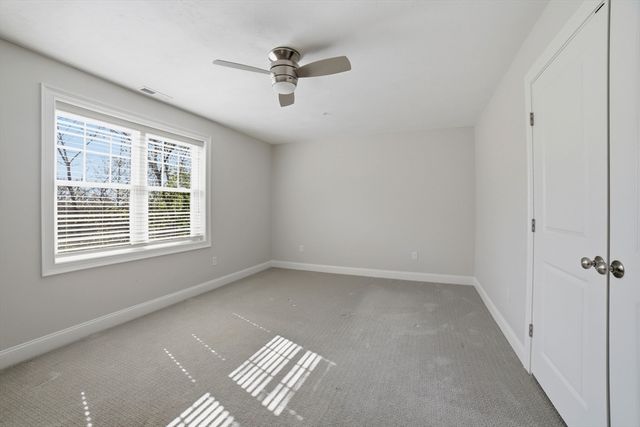 707 Southwood Ln 707, Clinton, MA 01510