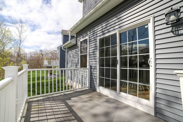 707 Southwood Ln 707, Clinton, MA 01510