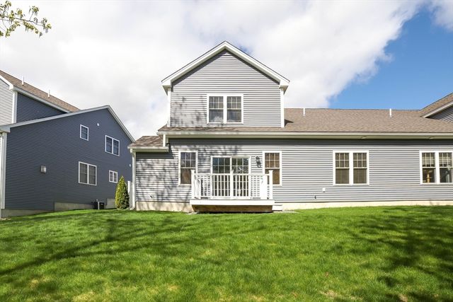 707 Southwood Ln 707, Clinton, MA 01510