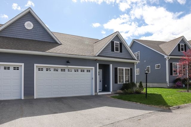 707 Southwood Ln 707, Clinton, MA 01510