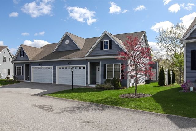 707 Southwood Ln 707, Clinton, MA 01510