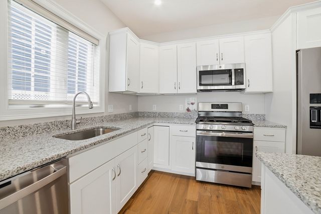 707 Southwood Ln 707, Clinton, MA 01510