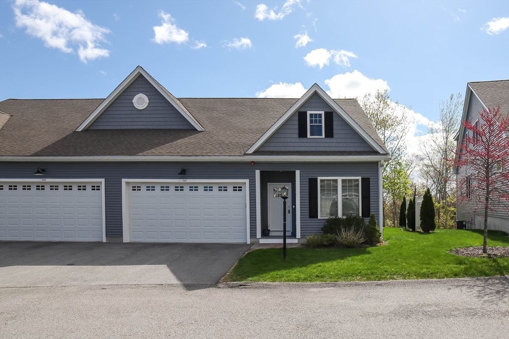 707 Southwood Ln 707, Clinton, MA 01510