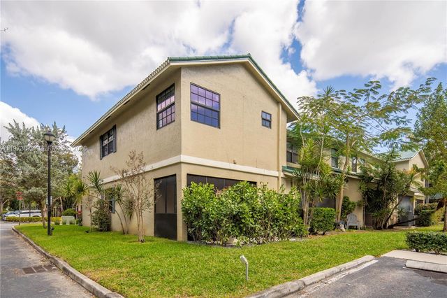 576 Westree Ln 576, Plantation, FL 33324