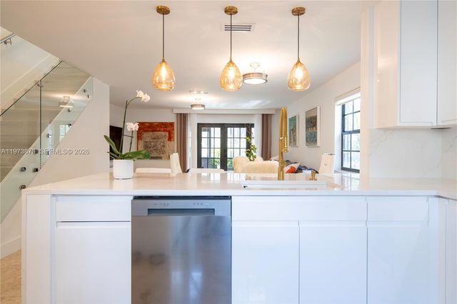 576 Westree Ln 576, Plantation, FL 33324