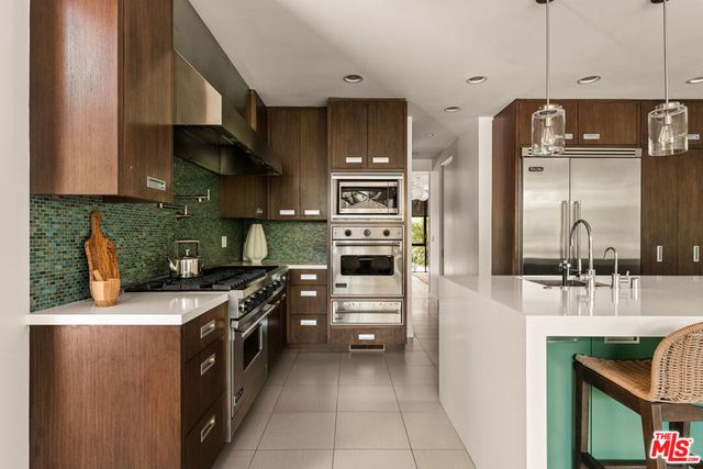 17352 MAGNOLIA Boulevard, Encino, CA 91316