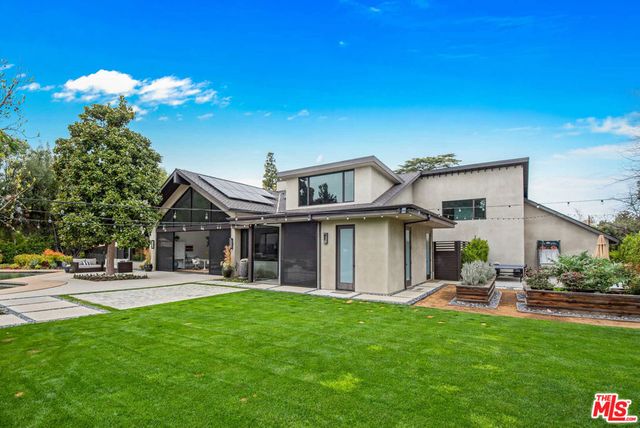 17352 MAGNOLIA Boulevard, Encino, CA 91316