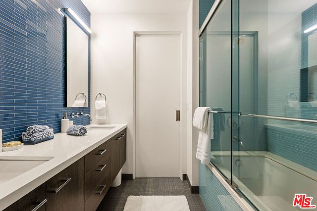 17352 MAGNOLIA Boulevard, Encino, CA 91316