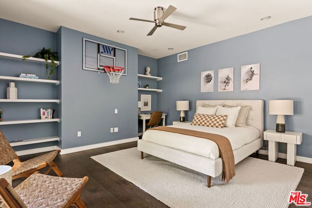 17352 MAGNOLIA Boulevard, Encino, CA 91316