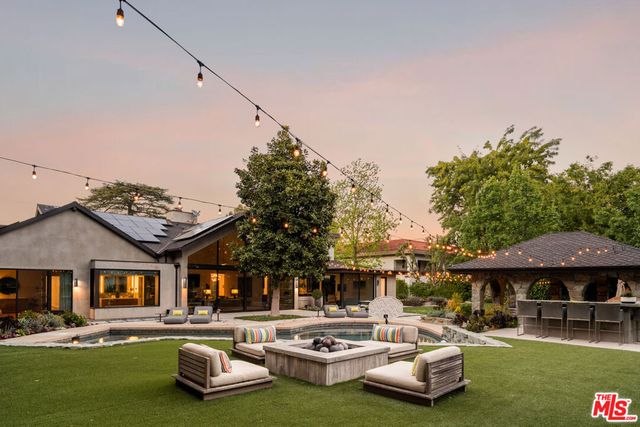 17352 MAGNOLIA Boulevard, Encino, CA 91316
