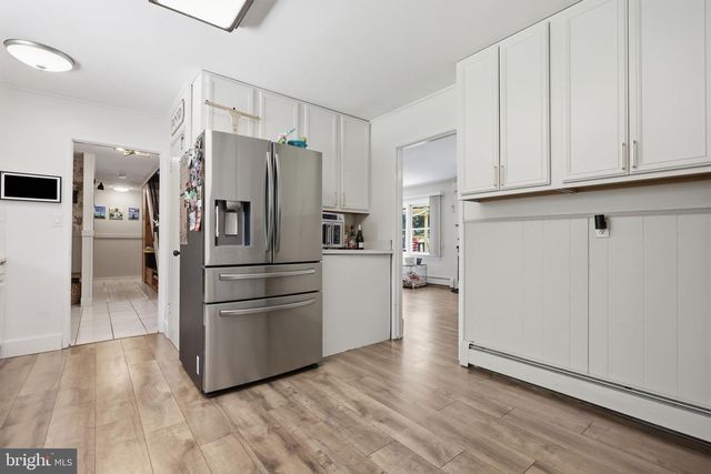 201 SNOWBALL DR, Levittown, PA 19056